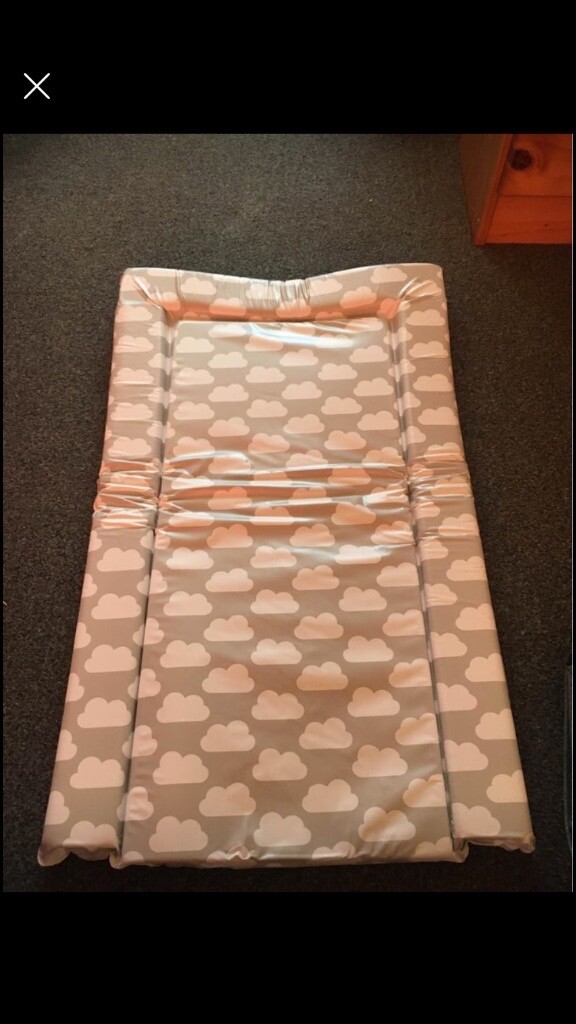 red kite changing mat